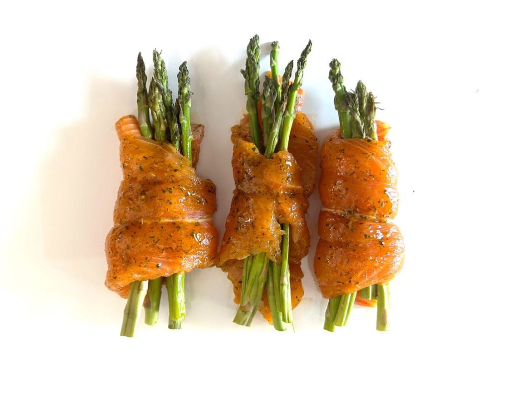 fish rolled asparagus
